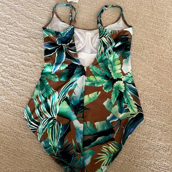 Melryan Mehlhorn Swimsuit - Picture 7 of 8